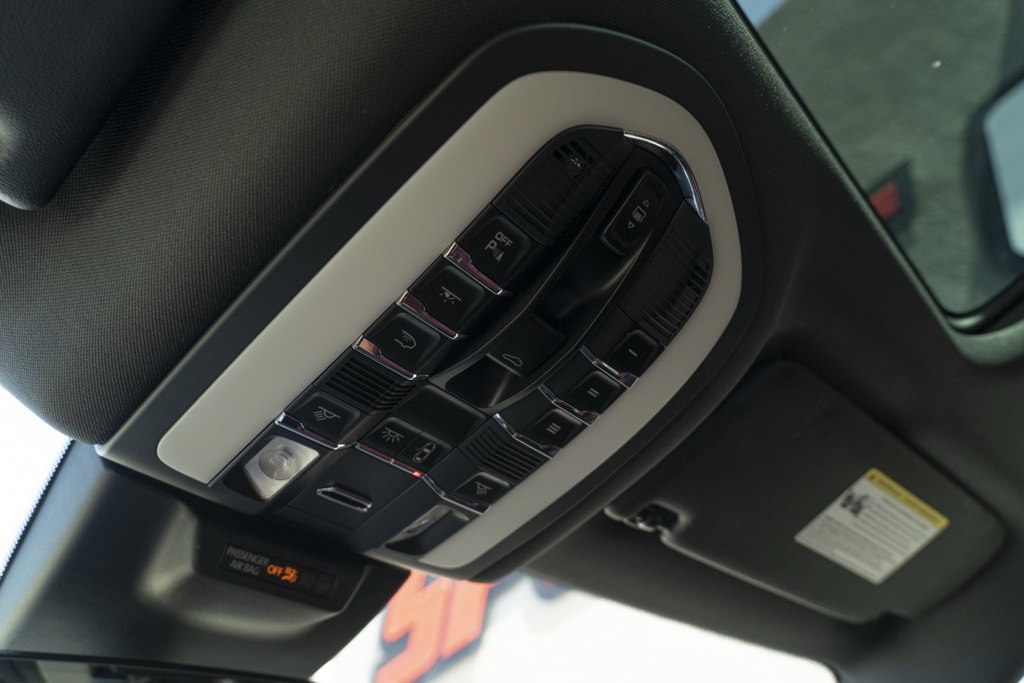 2021 Porsche Macan Base - Photo 30