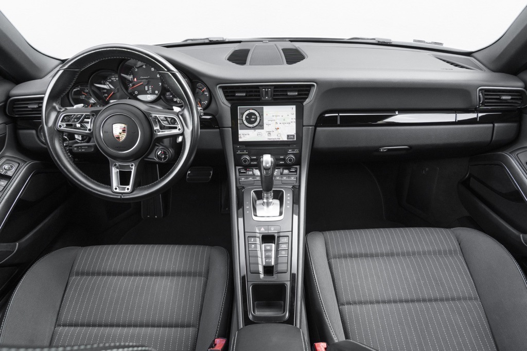 2018 Porsche 911 - Thumbnail 2