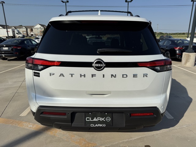 2025 Nissan Pathfinder SV photo 9
