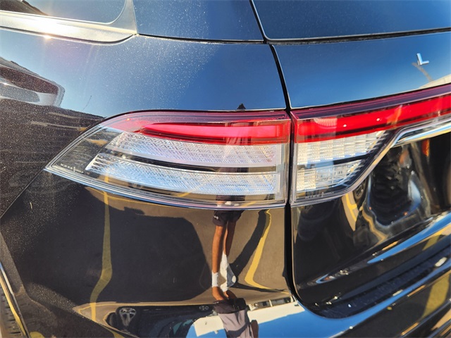 2024 Lincoln Aviator Reserve Black at Baytown Hyundai