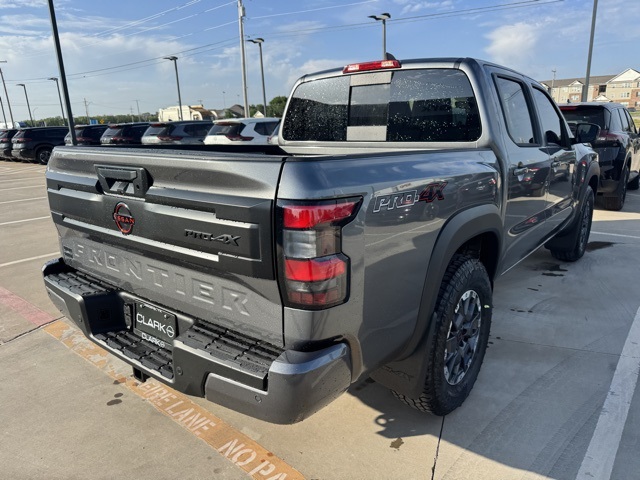 2025 Nissan Frontier PRO-4X photo 2