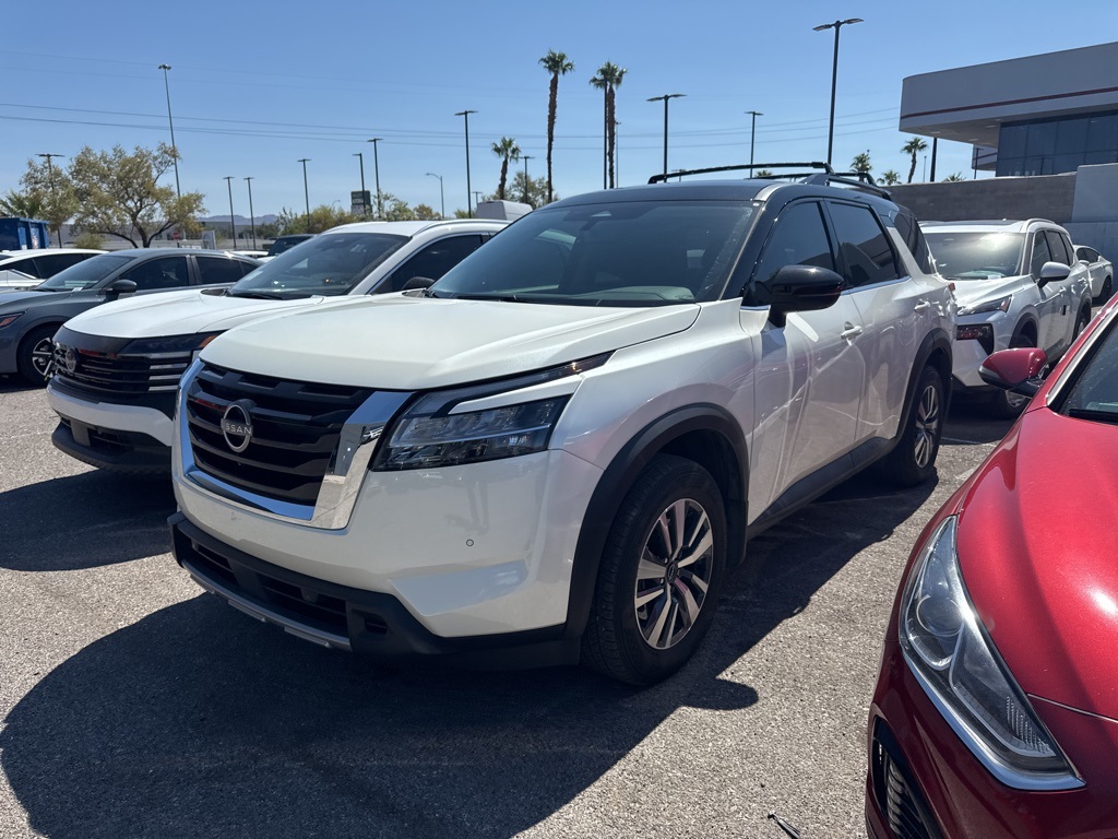 2024 Nissan Pathfinder SL