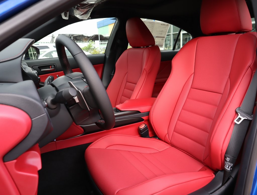 Thumbnail: 2025 Lexus IS - 29