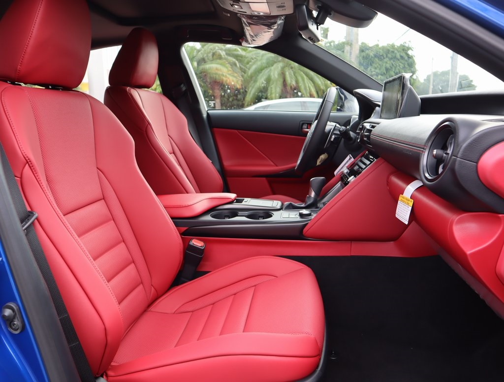 Thumbnail: 2025 Lexus IS - 31