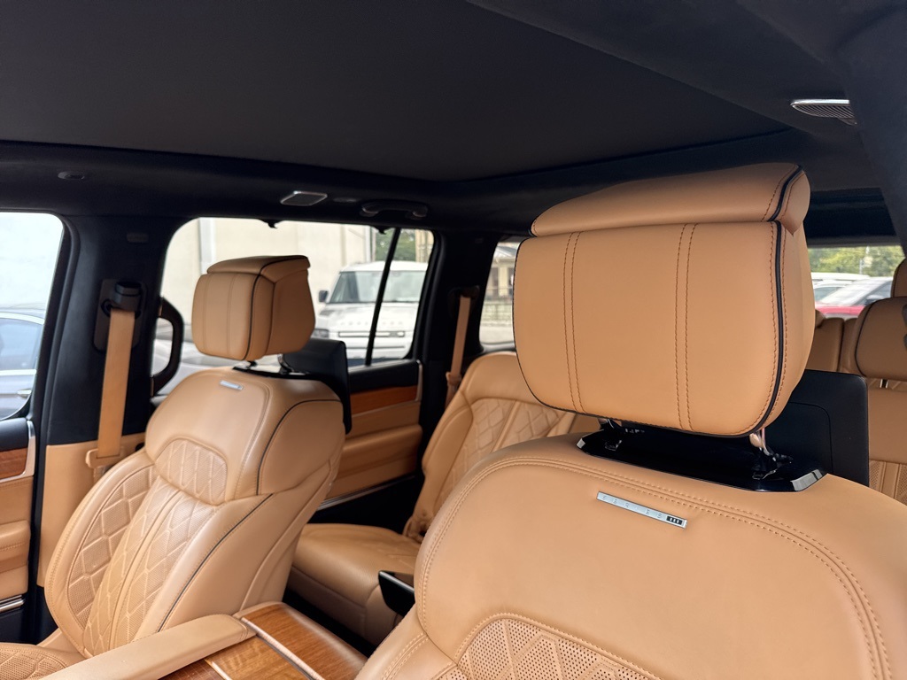 2022 Jeep Grand Wagoneer III photo 17
