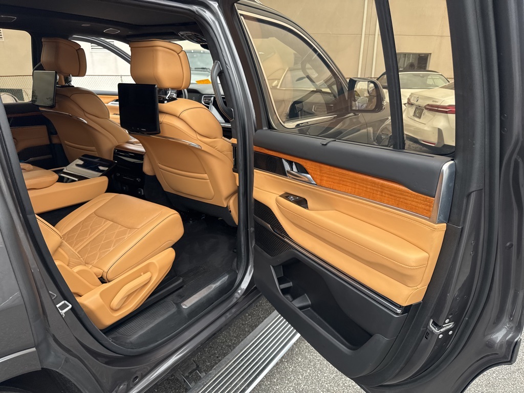2022 Jeep Grand Wagoneer III photo 22