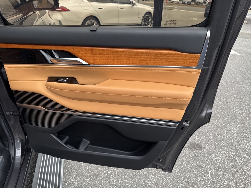 2022 Jeep Grand Wagoneer III photo 23