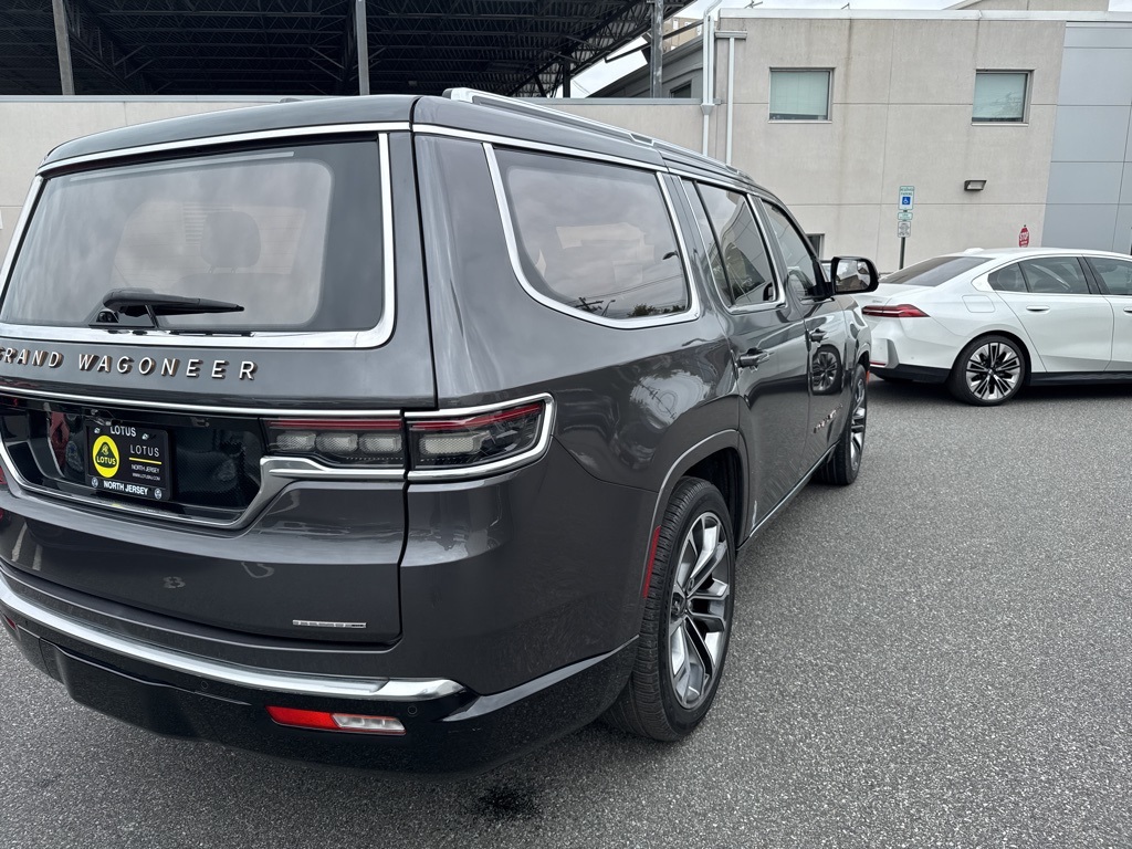 2022 Jeep Grand Wagoneer III photo 4