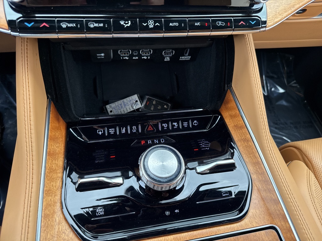 2022 Jeep Grand Wagoneer III photo 41