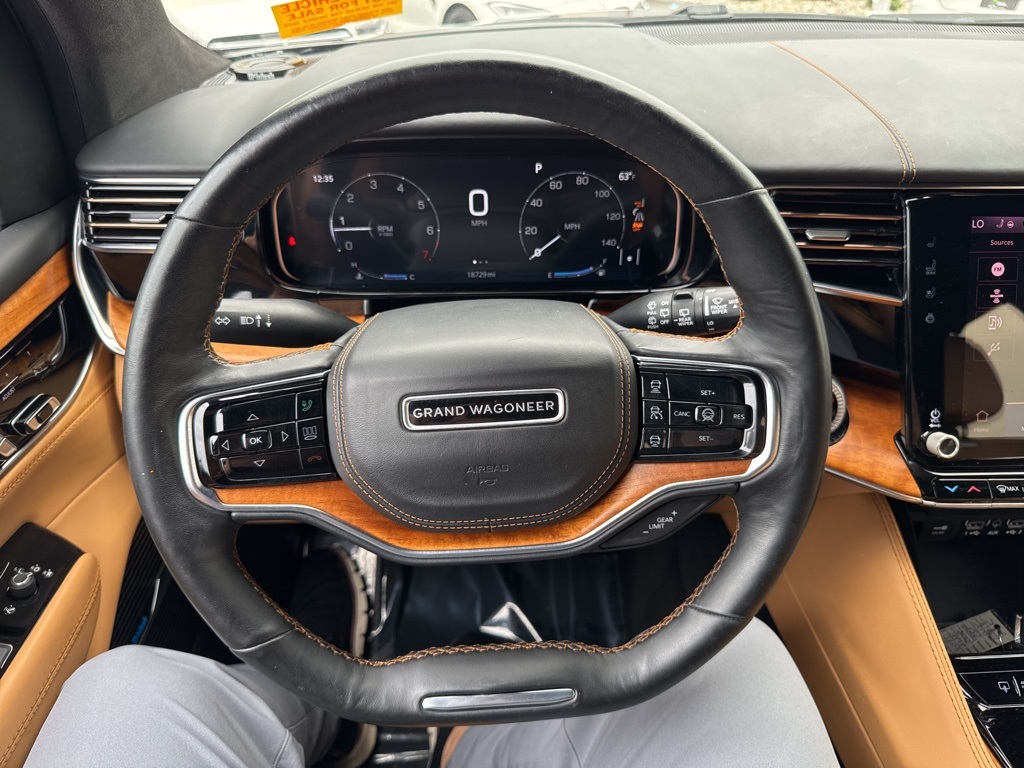 2022 Jeep Grand Wagoneer III photo 43