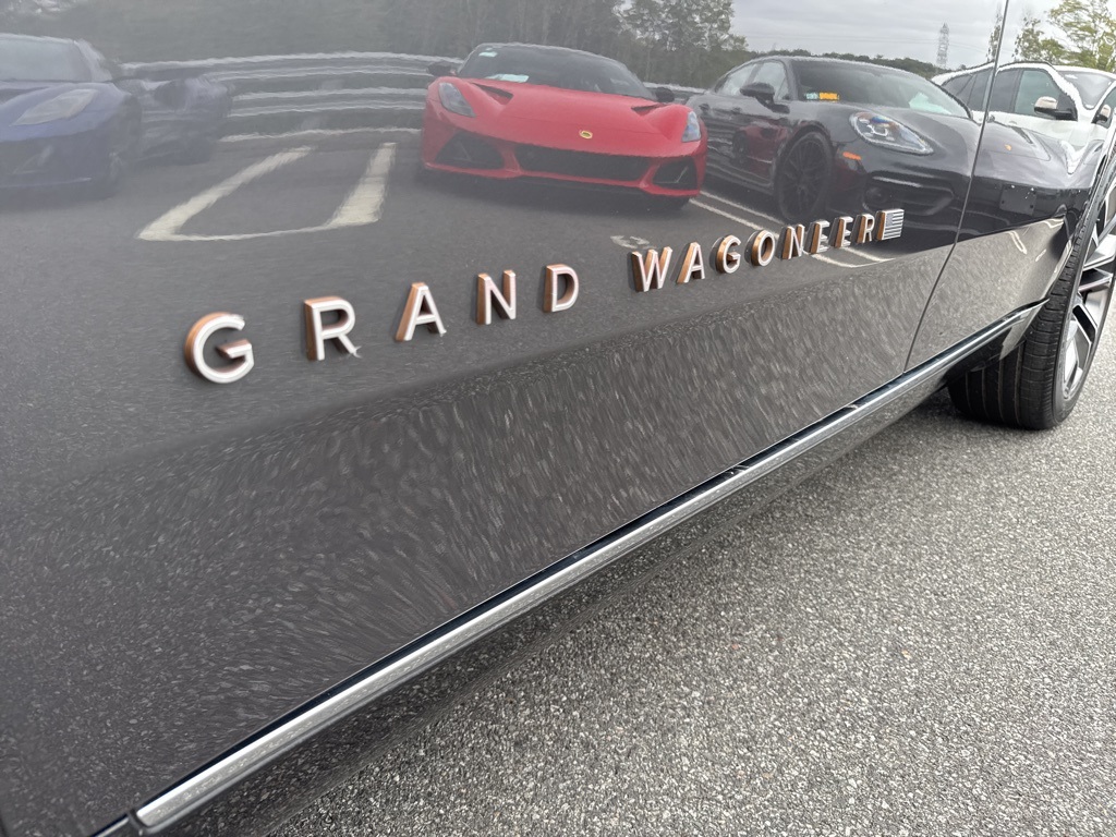 2022 Jeep Grand Wagoneer III photo 9