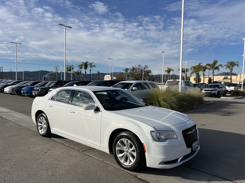 2023 Chrysler 300 Touring