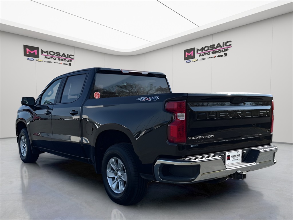 2020 Chevrolet Silverado 1500 LT photo 3