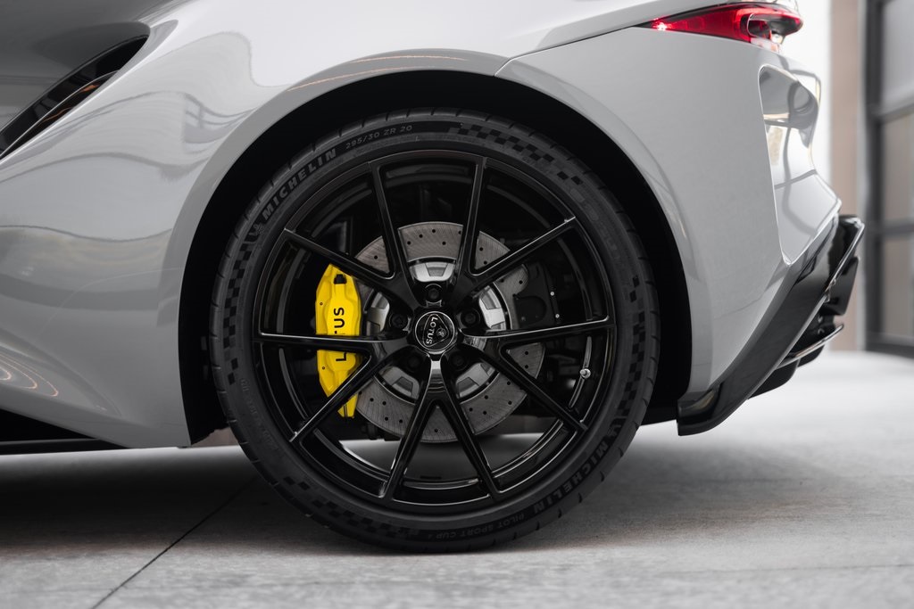 2025 Lotus Emira Base photo 4