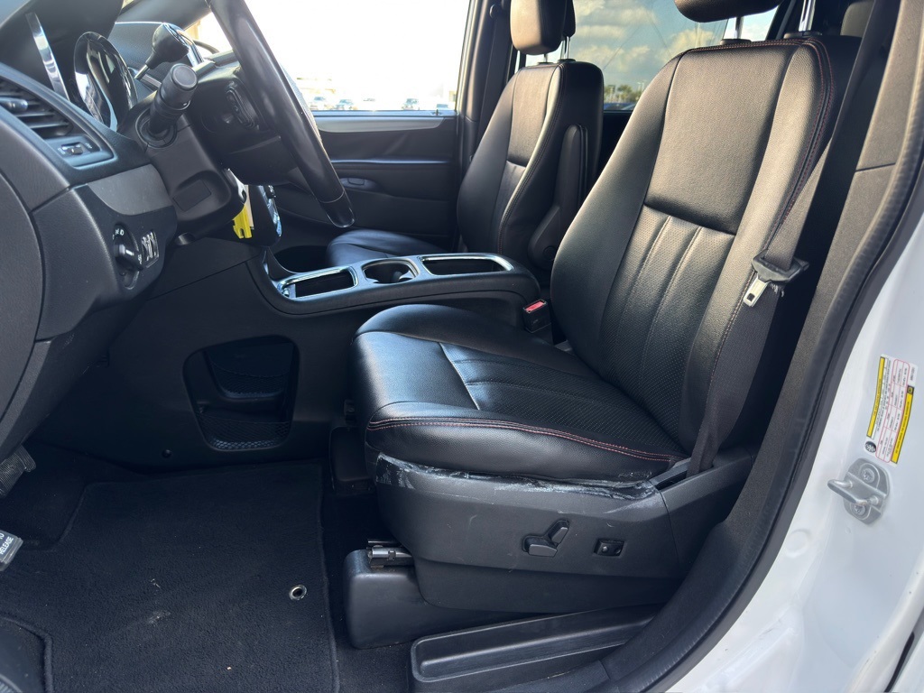 2019 Dodge Grand Caravan GT White at DeMontrond Gulf Freeway