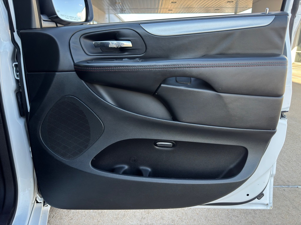 2019 Dodge Grand Caravan GT White at DeMontrond Gulf Freeway