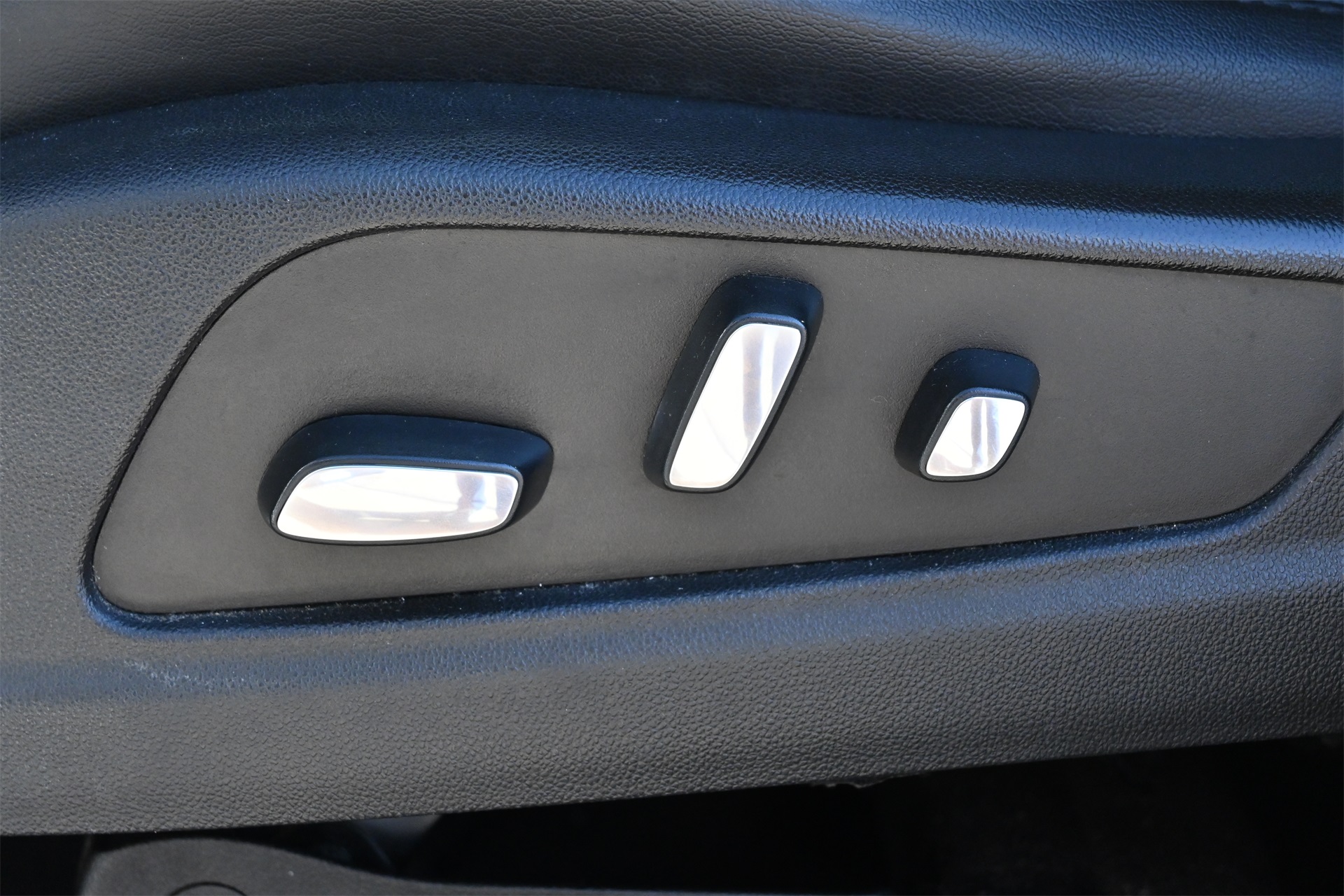 2019 Cadillac XT5 Premium Luxury Silver at Community Honda