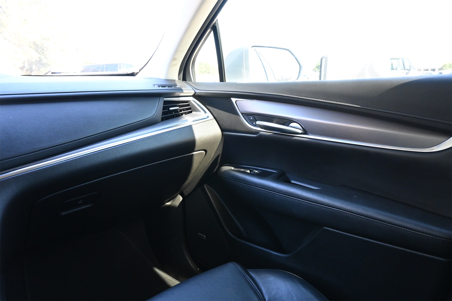 2019 Cadillac XT5 Premium Luxury Silver at Community Honda