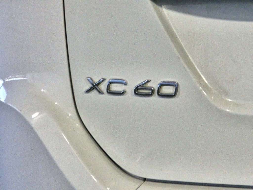 Thumbnail: 2017 Volvo XC60 - 11