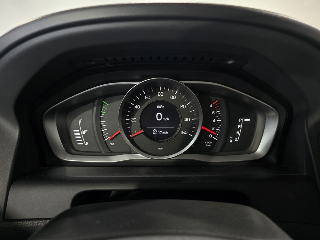 Thumbnail: 2017 Volvo XC60 - 18