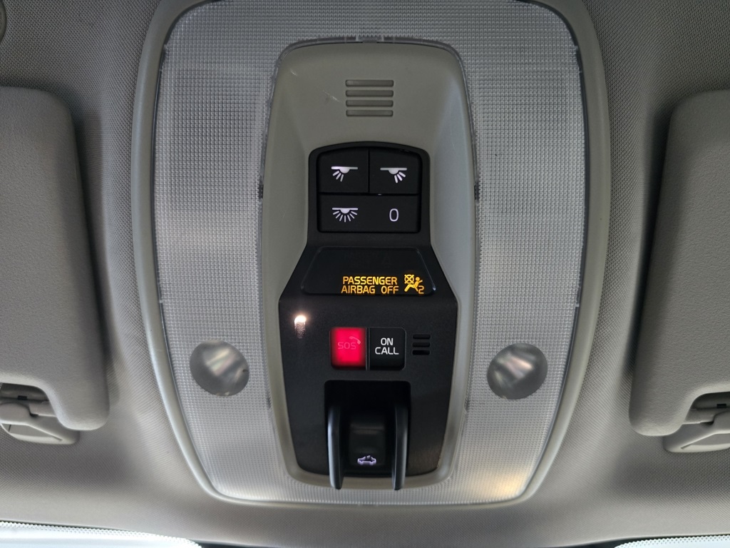 Thumbnail: 2017 Volvo XC60 - 19