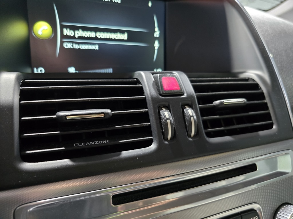 Thumbnail: 2017 Volvo XC60 - 22