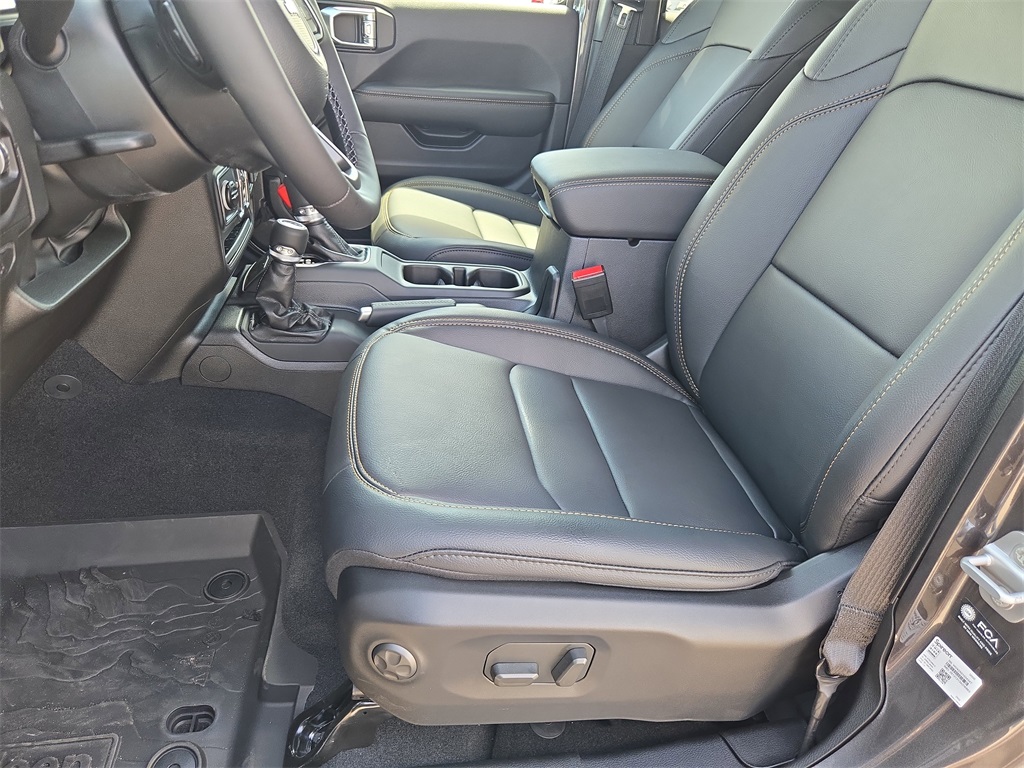 2025 Jeep Gladiator Sport - 7