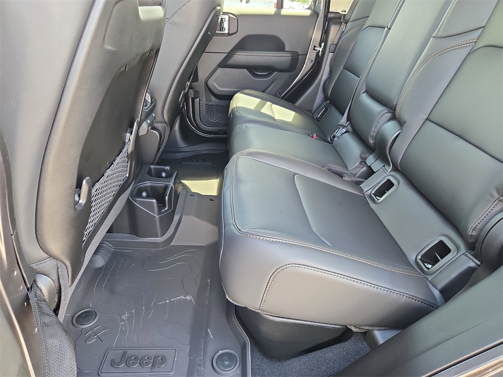 2025 Jeep Gladiator Sport - 8