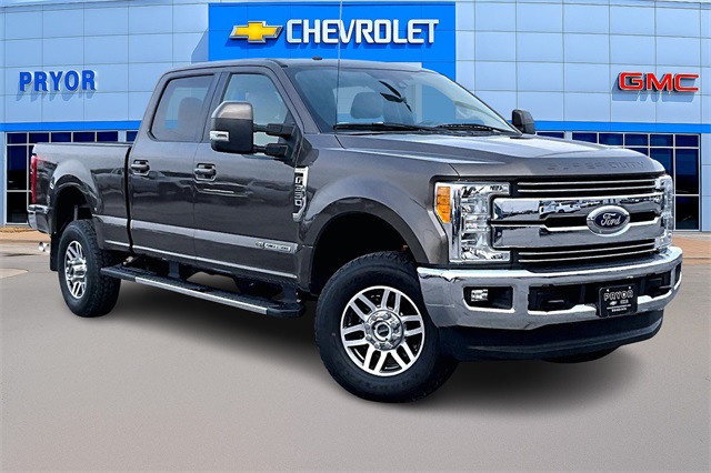 2017 Ford F-350 Super Duty Lariat Crew Cab 4WD