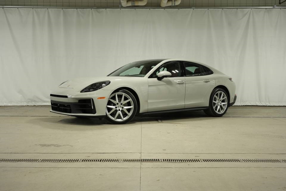 2026 Porsche Panamera 4 AWD