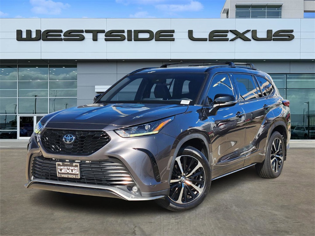 2022 Toyota Highlander XSE Gray at Toyota of Victoria
