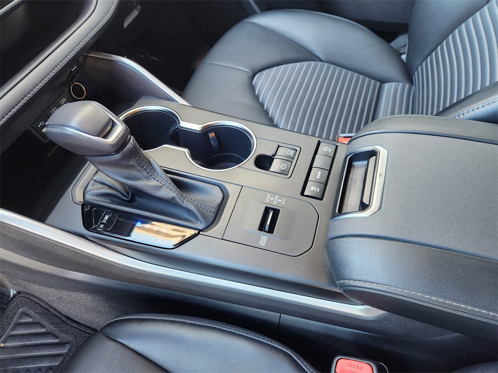 2022 Toyota Highlander XSE Gray at Toyota of Victoria