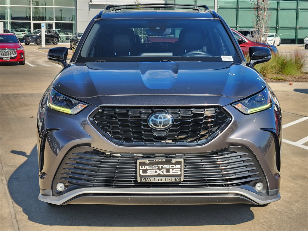 2022 Toyota Highlander XSE Gray at Toyota of Victoria
