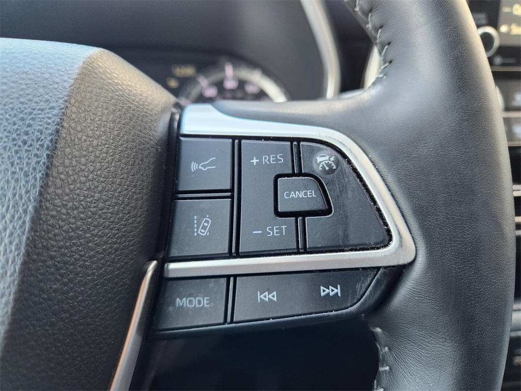 2022 Toyota Highlander XSE Gray at Toyota of Victoria