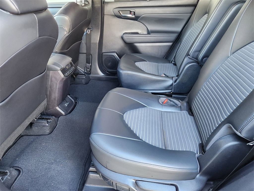 2022 Toyota Highlander XSE Gray at Toyota of Victoria