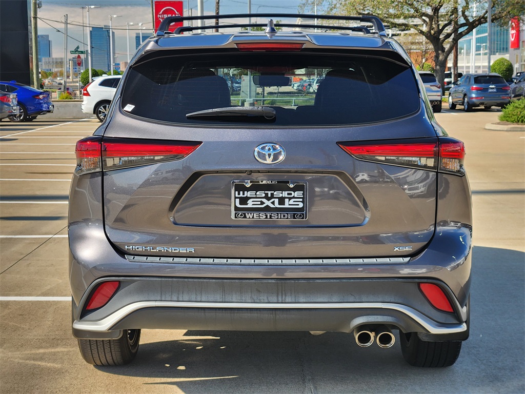 2022 Toyota Highlander XSE Gray at Toyota of Victoria
