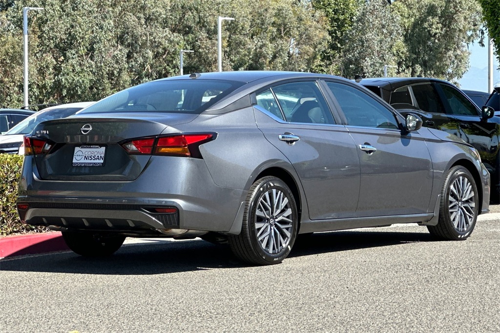 2025 Nissan Altima 2.5 SV photo 2