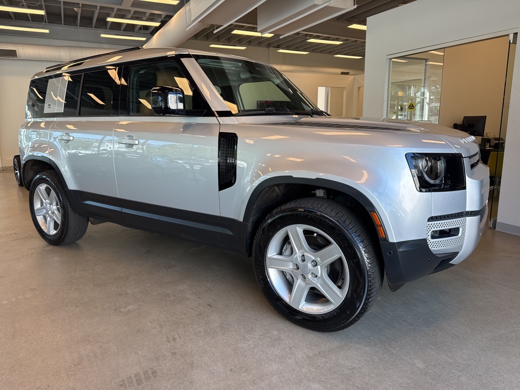 /2023 Land-Rover Defender