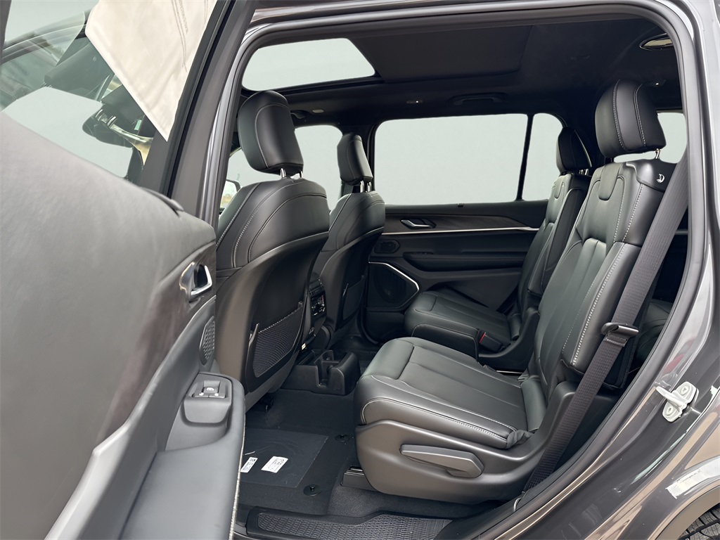 2025 Jeep Grand Cherokee L