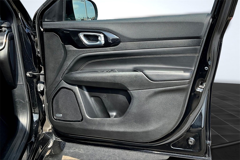 2023 Jeep Compass High Altitude Black at Community Honda