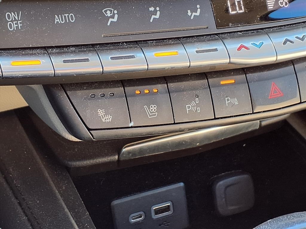 2019 Cadillac XT4 Premium Luxury White at Bayway Cadillac of The Woodlands