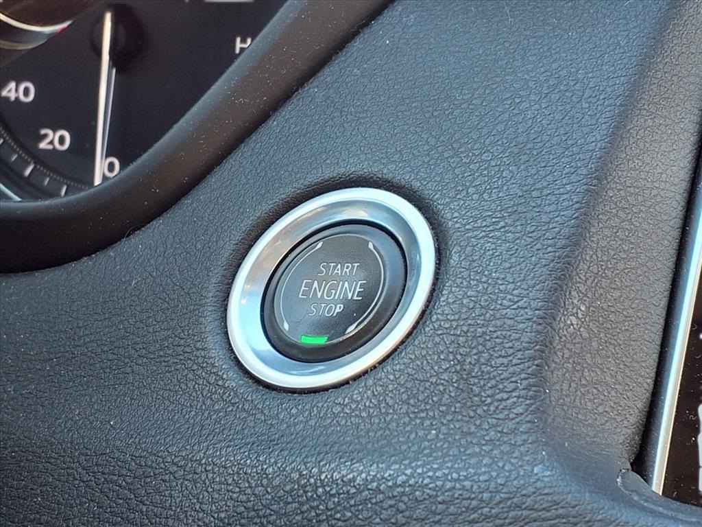 2019 Cadillac XT4 Premium Luxury White at Bayway Cadillac of The Woodlands