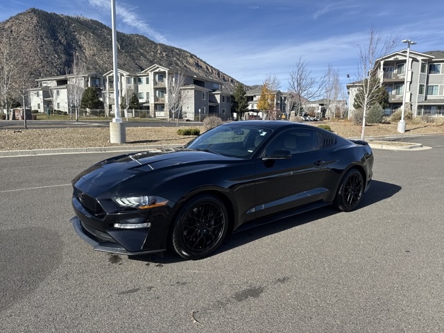 2018 Ford Mustang GT Premium photo 2