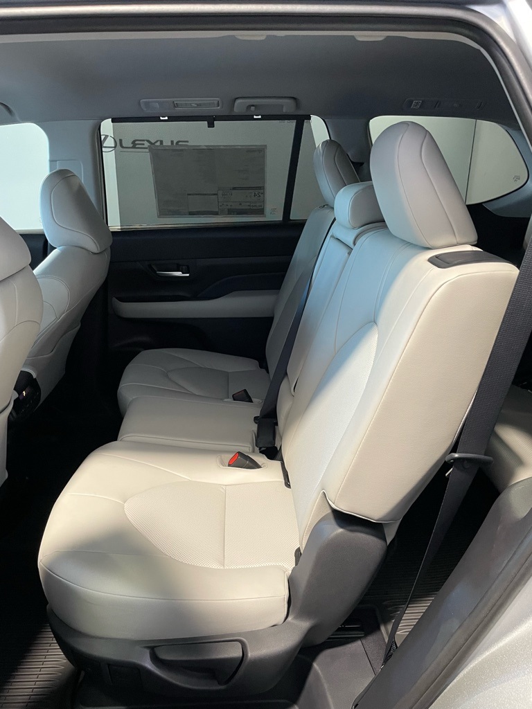 Thumbnail: 2026 Toyota Grand Highlander - 25