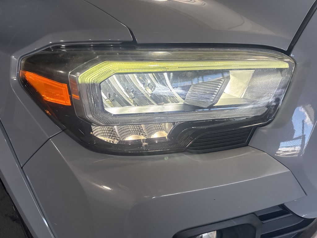 Thumbnail: 2020 Toyota Tacoma - 12