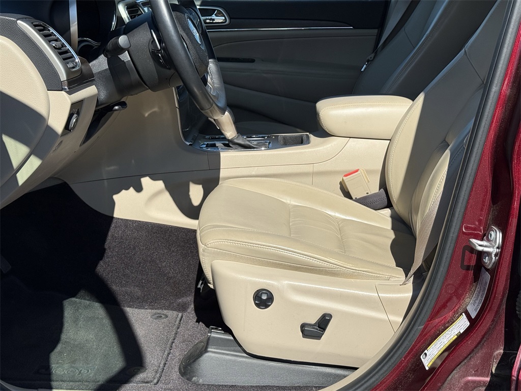 2016 Jeep Grand Cherokee Limited Red at Emmons Autoplex