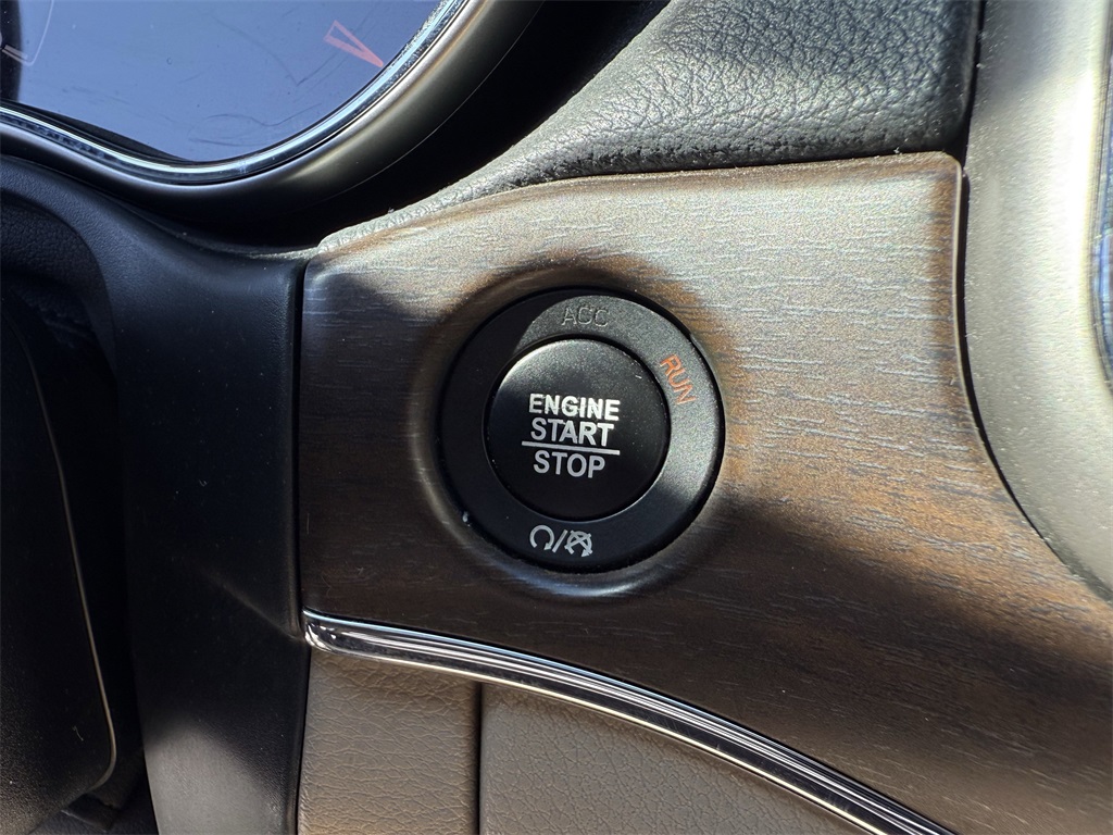 2016 Jeep Grand Cherokee Limited Red at Emmons Autoplex