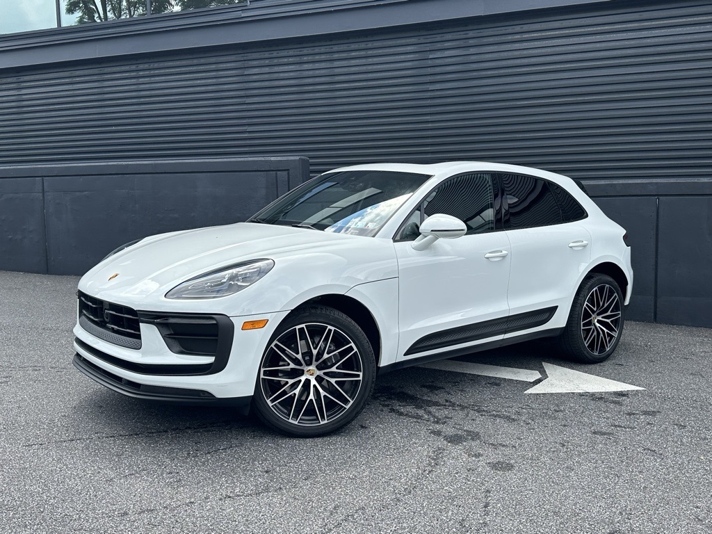 /2024 Porsche Macan