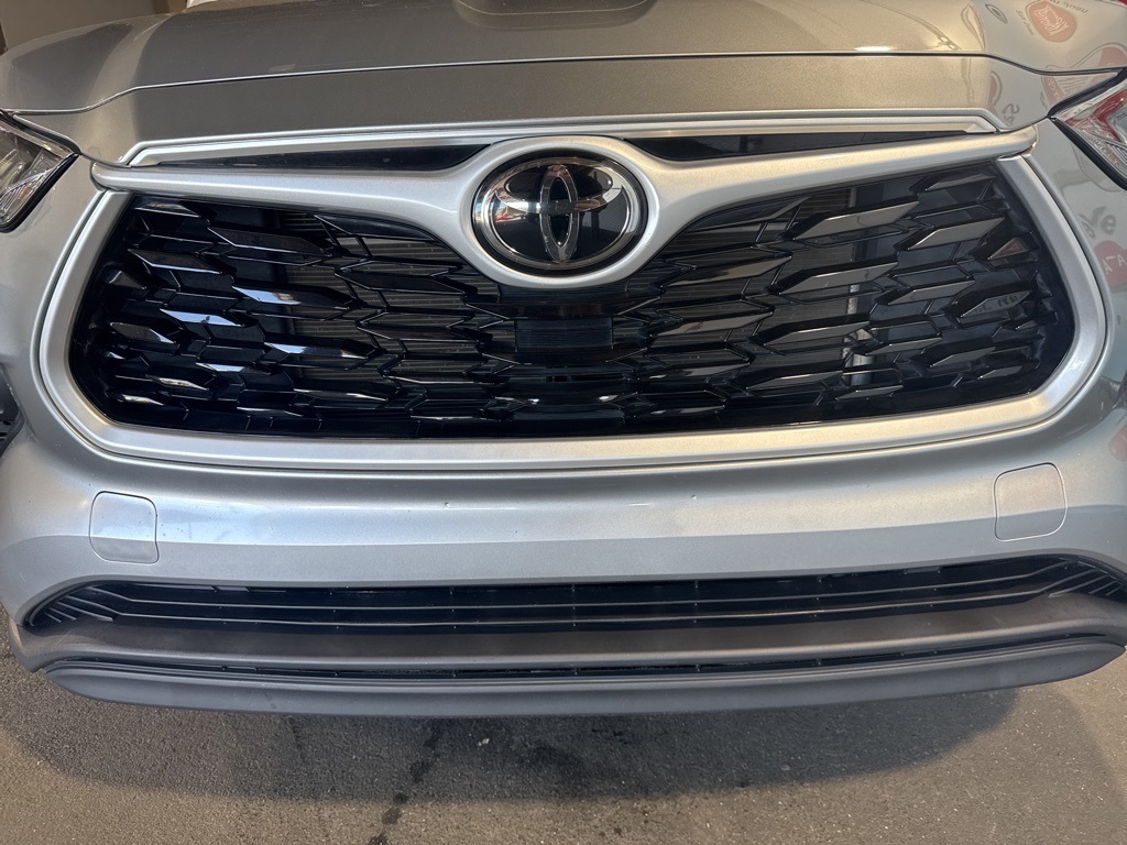Thumbnail: 2022 Toyota Highlander - 12