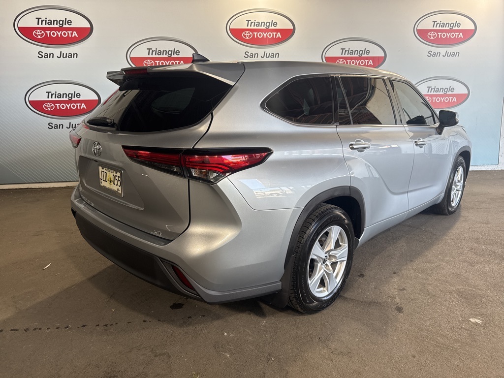 Thumbnail: 2022 Toyota Highlander - 4